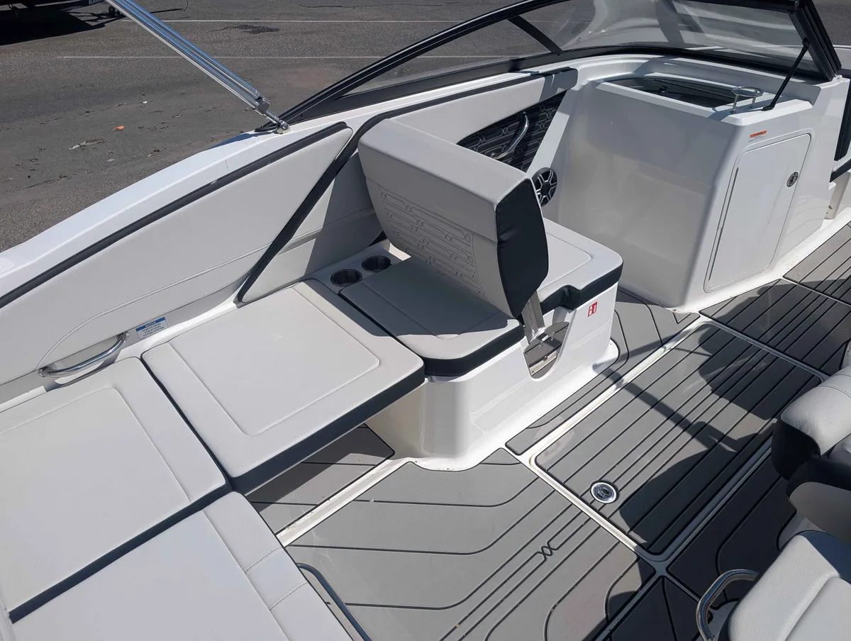 boat-carouselImage-image