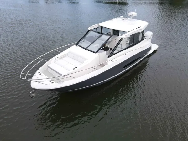 2027 Regal 36 XO detail image 4