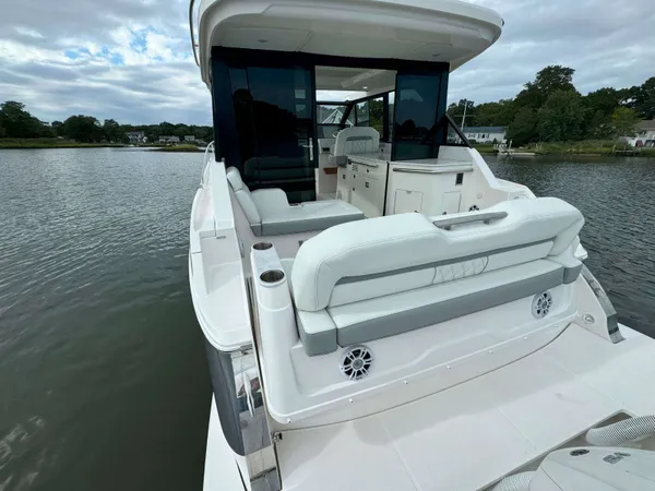 2027 Regal 36 XO detail image 8