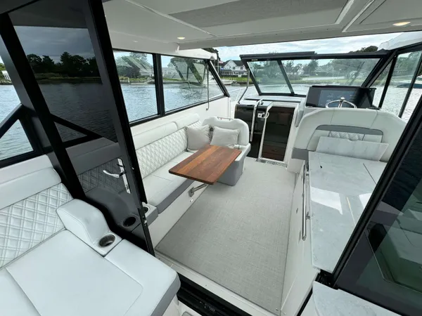2027 Regal 36 XO detail image 21