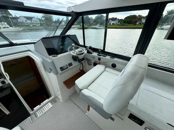 2027 Regal 36 XO detail image 25