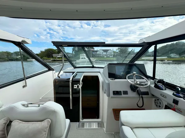 2027 Regal 36 XO detail image 30