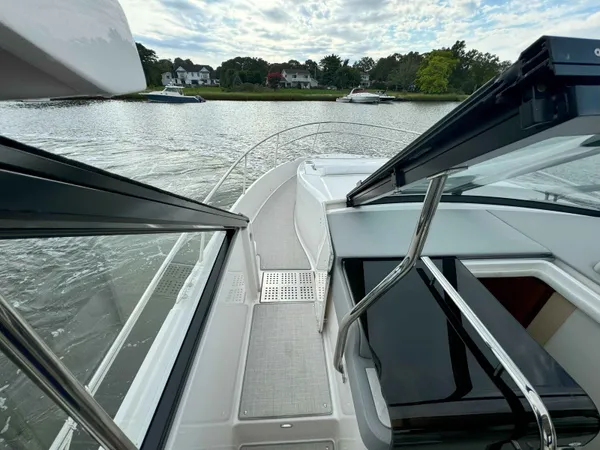 2027 Regal 36 XO detail image 31