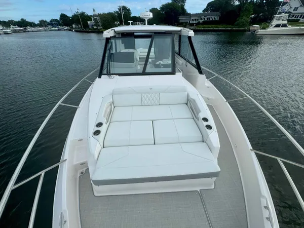 2027 Regal 36 XO detail image 34