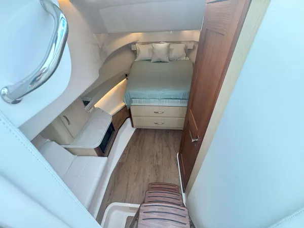 2027 Regal 36 XO detail image 38