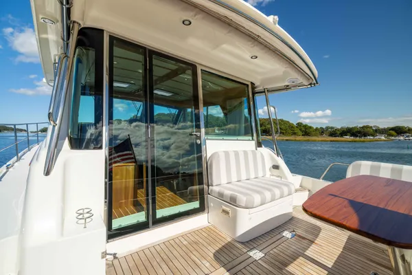 2022 Sabre 48 SALON EXPRESS detail image 6