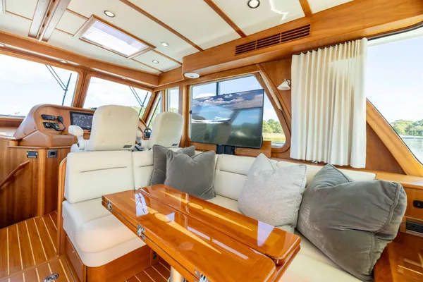 2022 Sabre 48 SALON EXPRESS detail image 12