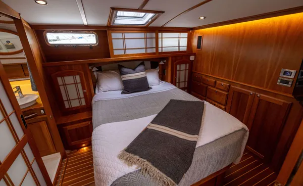 2022 Sabre 48 SALON EXPRESS detail image 22
