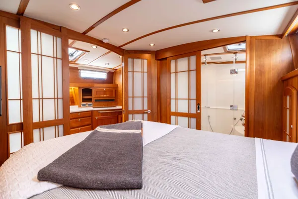 2022 Sabre 48 SALON EXPRESS detail image 24
