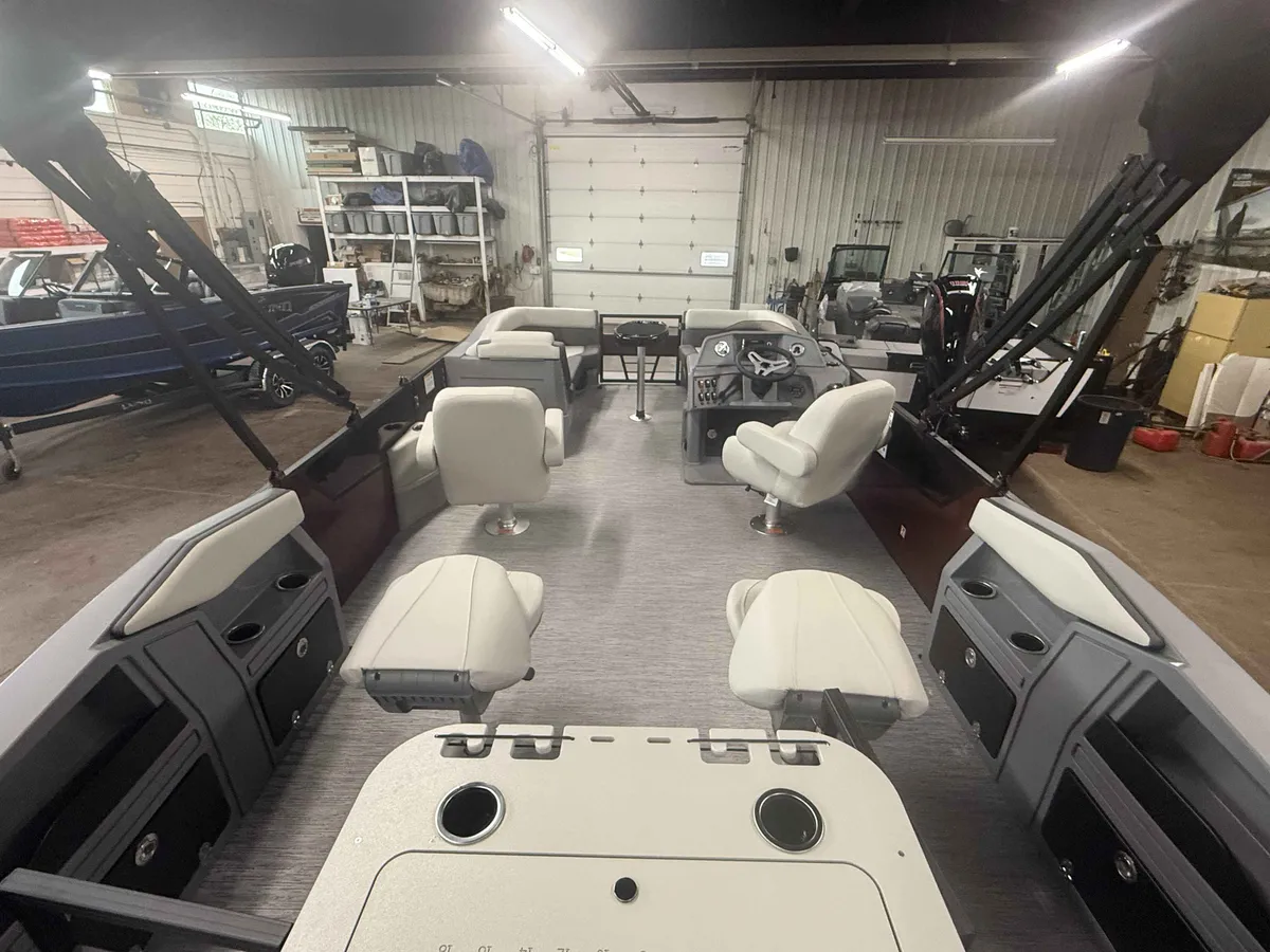 boat-carouselImage-image