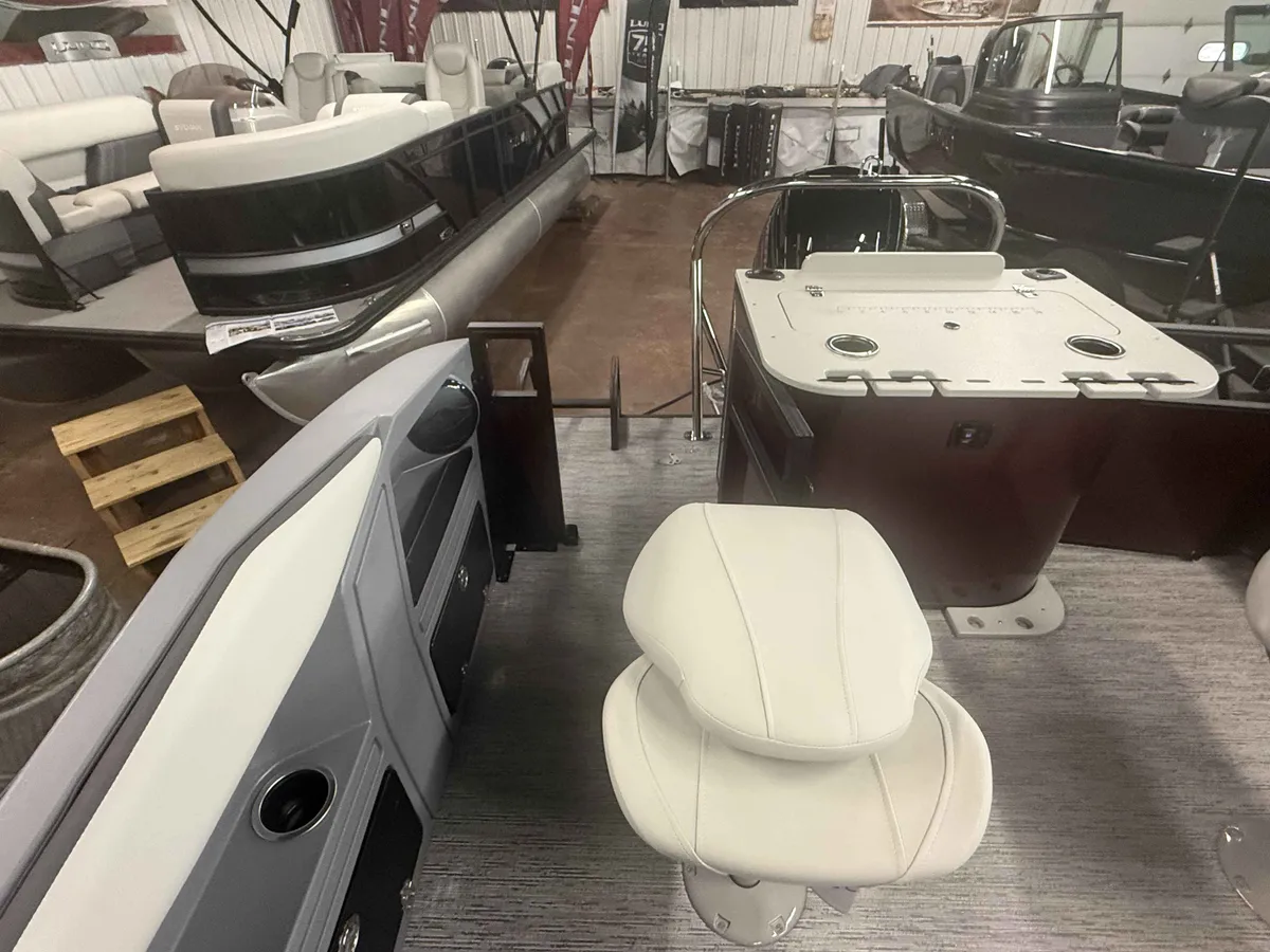 boat-carouselImage-image