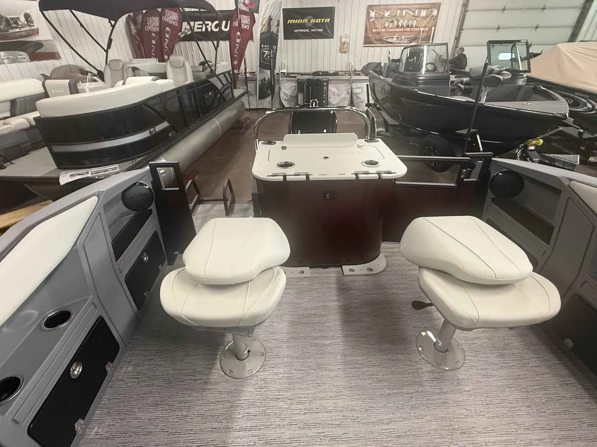 boat-carouselImage-image