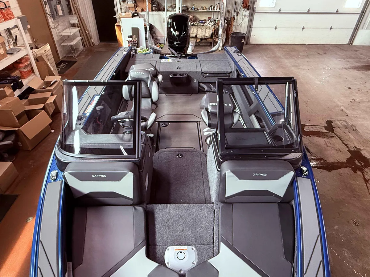 boat-carouselImage-image
