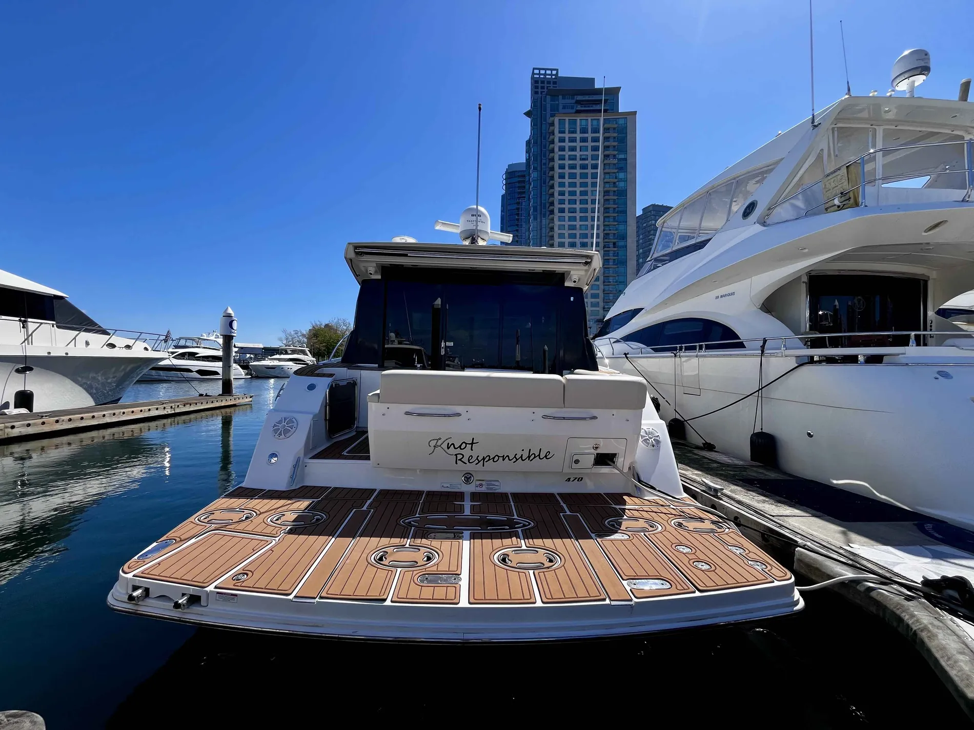 Pre-Owned 2015 Sea ray 470 Sundancer for Sale | Vancouver, BC | M&P Yacht Centre | 69effbcb3127753a4002e465