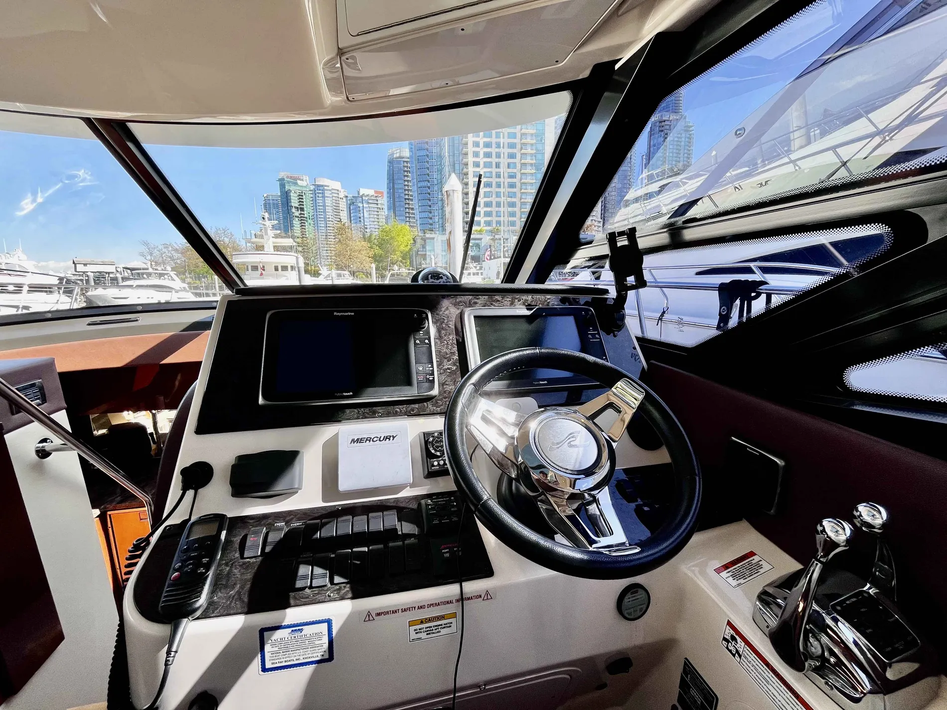Pre-Owned 2015 Sea ray 470 Sundancer for Sale | Vancouver, BC | M&P Yacht Centre | 69effbcb3127753a4002e465