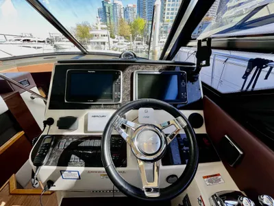 Pre-Owned 2015 Sea ray 470 Sundancer for Sale | Vancouver, BC | M&P Yacht Centre | 69effbcb3127753a4002e465