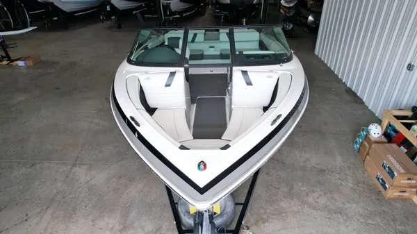 2016 Regal 2100-27