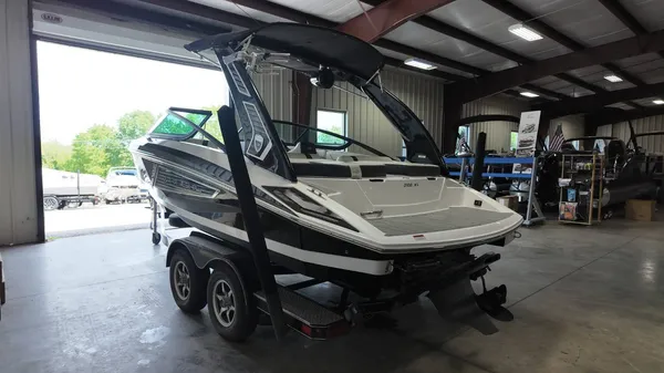 2016 Regal 2100-22