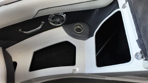 2016 Regal 2100-37