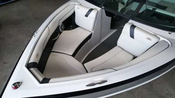 2016 Regal 2100-33