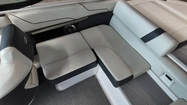 2016 Regal 2100-59