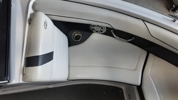 2016 Regal 2100-31