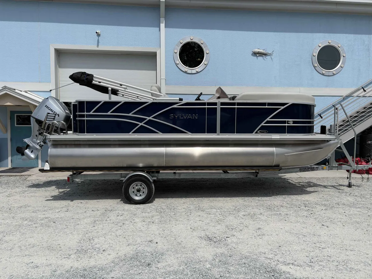 2026 Sylvan Mirage 8520 Party Fish-1