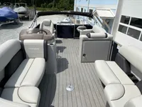 2026 Sylvan Mirage 8520 Party Fish-3