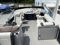 2026 Sylvan Mirage 8520 Party Fish-6