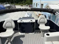 2026 Sylvan Mirage 8520 Party Fish-11