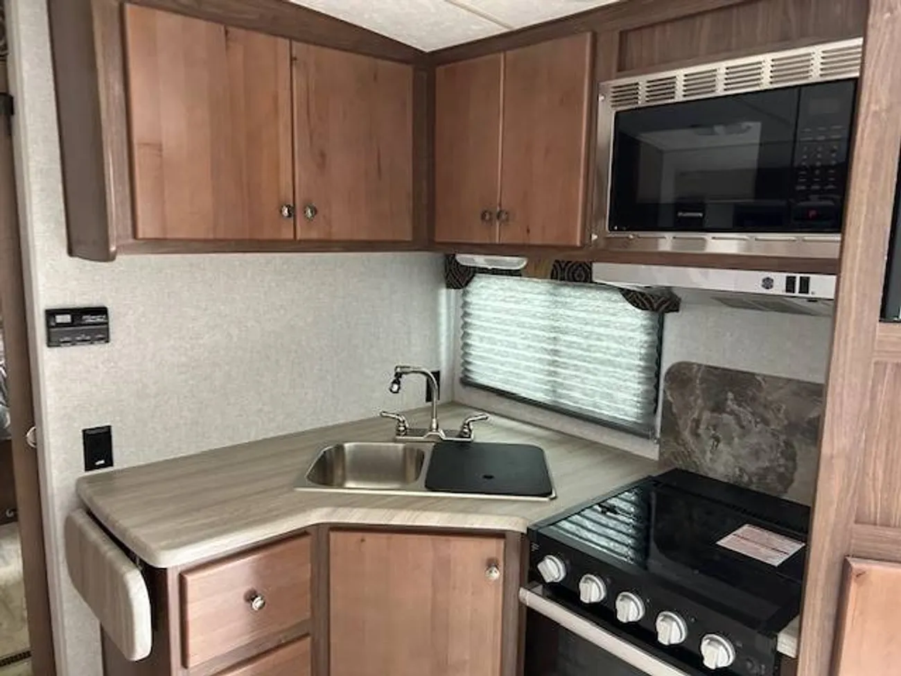  Northwood Nash 25DS-19