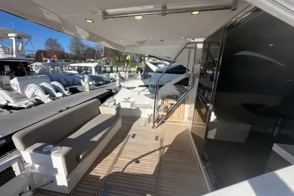 2024 Fairline SQUADRON 50 detail image 14