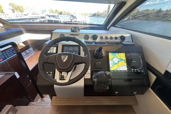 2024 Fairline SQUADRON 50 detail image 26