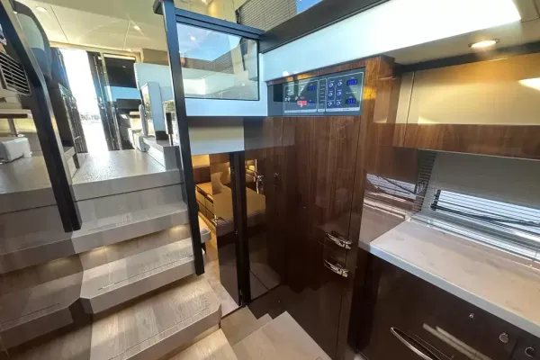 2024 Fairline SQUADRON 50 detail image 40