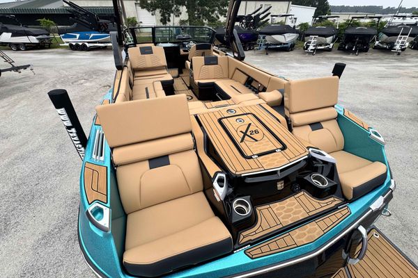 2025 Mastercraft X26-8