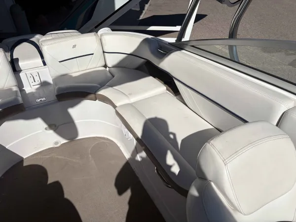 boat-detail-slider-thumb-7