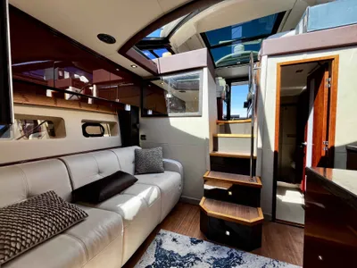 Pre-Owned 2015 Sea ray 470 Sundancer for Sale | Vancouver, BC | M&P Yacht Centre | 69effbcb3127753a4002e465