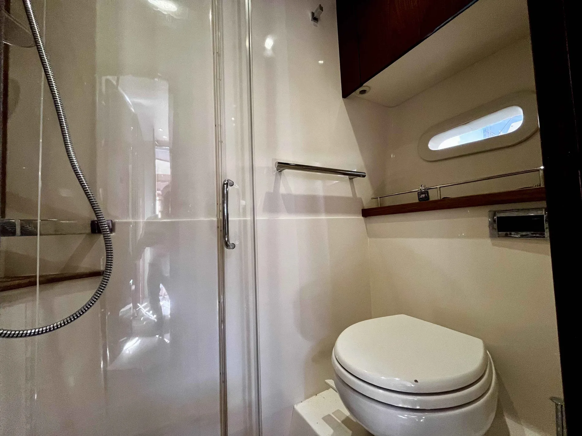 Pre-Owned 2015 Sea ray 470 Sundancer for Sale | Vancouver, BC | M&P Yacht Centre | 69effbcb3127753a4002e465
