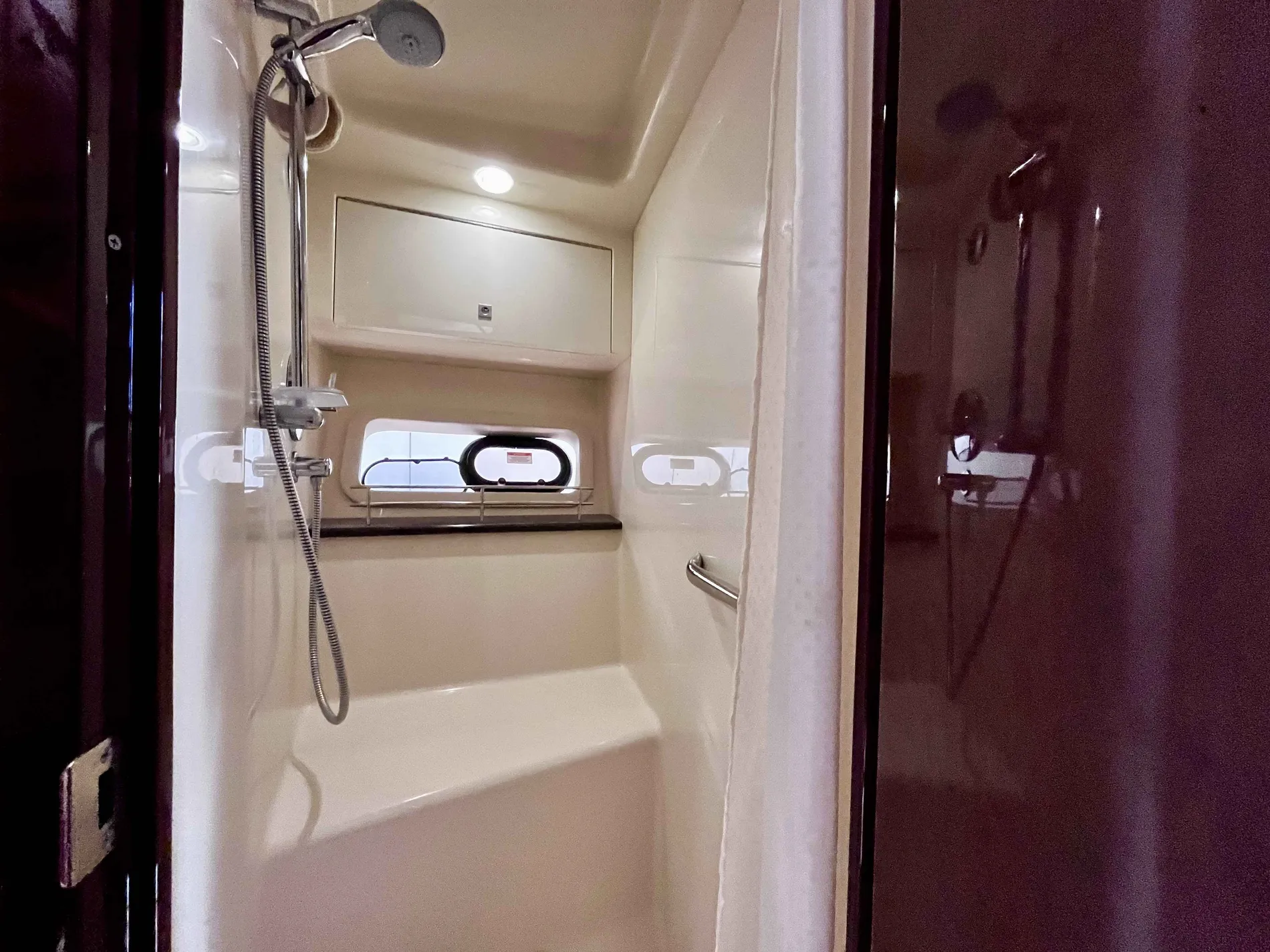 Pre-Owned 2015 Sea ray 470 Sundancer for Sale | Vancouver, BC | M&P Yacht Centre | 69effbcb3127753a4002e465
