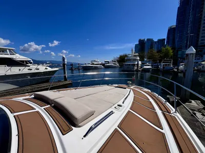 Pre-Owned 2015 Sea ray 470 Sundancer for Sale | Vancouver, BC | M&P Yacht Centre | 69effbcb3127753a4002e465