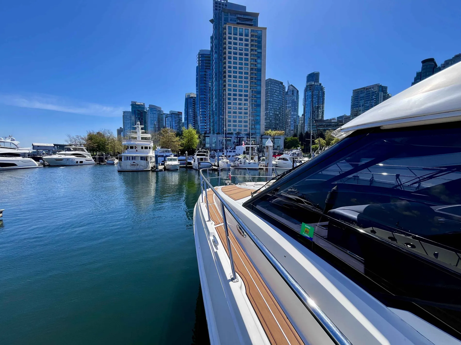 Pre-Owned 2015 Sea ray 470 Sundancer for Sale | Vancouver, BC | M&P Yacht Centre | 69effbcb3127753a4002e465