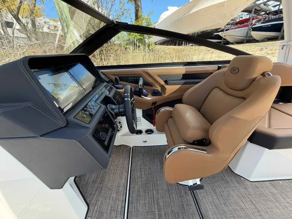 2026 Cobalt R8 OB detail image 14