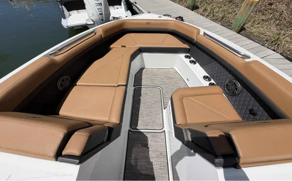 2026 Cobalt R8 OB detail image 17