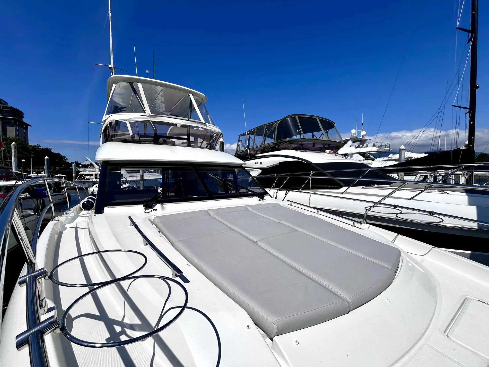 Pre-Owned 2023 Prestige yachts 420 Fly for Sale | Vancouver, BC | M&P Yacht Centre | 6321ea8375b08324ed185118