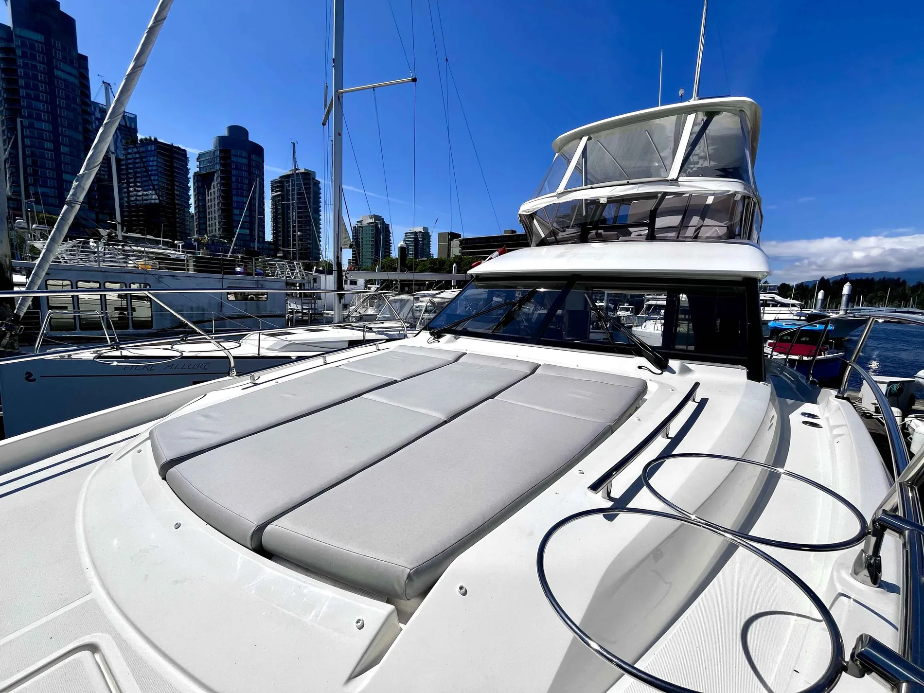 Pre-Owned 2023 Prestige yachts 420 Fly for Sale | Vancouver, BC | M&P Yacht Centre | 6321ea8375b08324ed185118