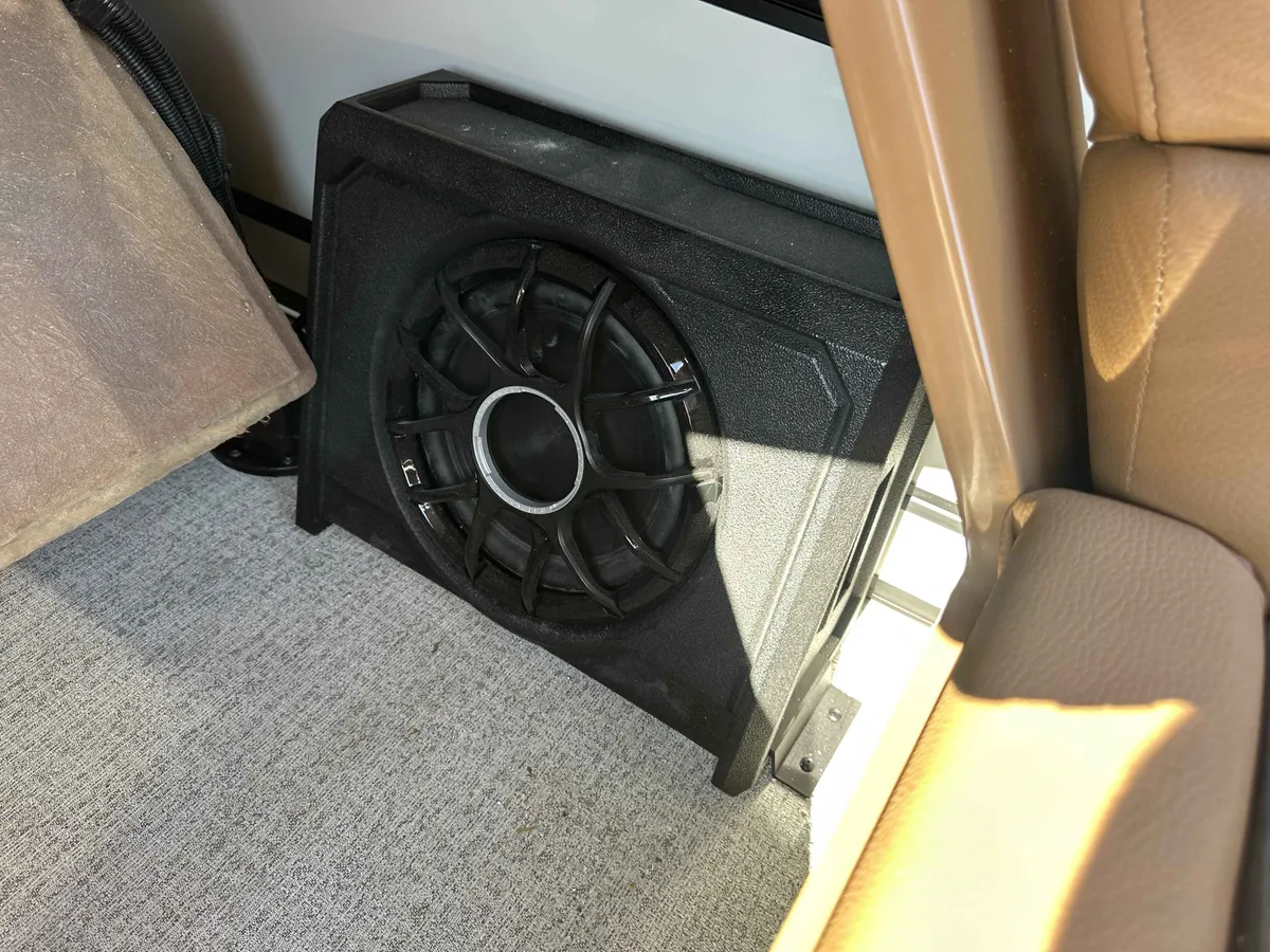 2026 South Bay 25 Sport SL9 DC w/ Arch-20