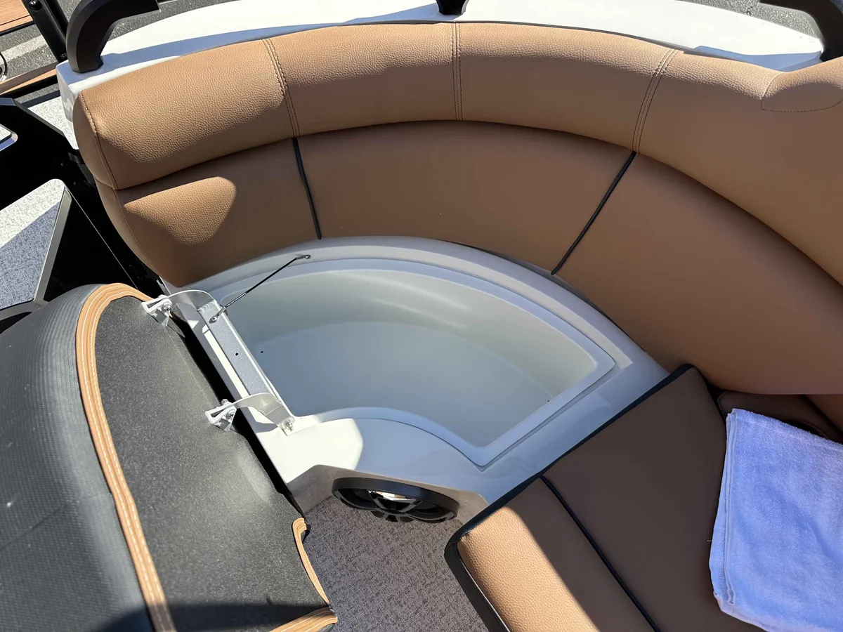 2026 South Bay 25 Sport SL9 DC w/ Arch-24