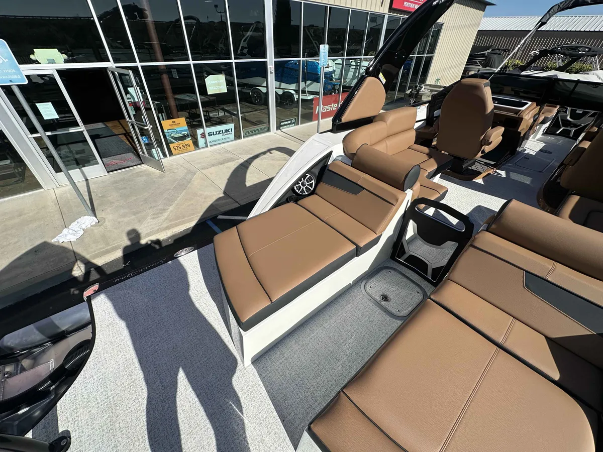 2026 South Bay 25 Sport SL9 DC w/ Arch-37