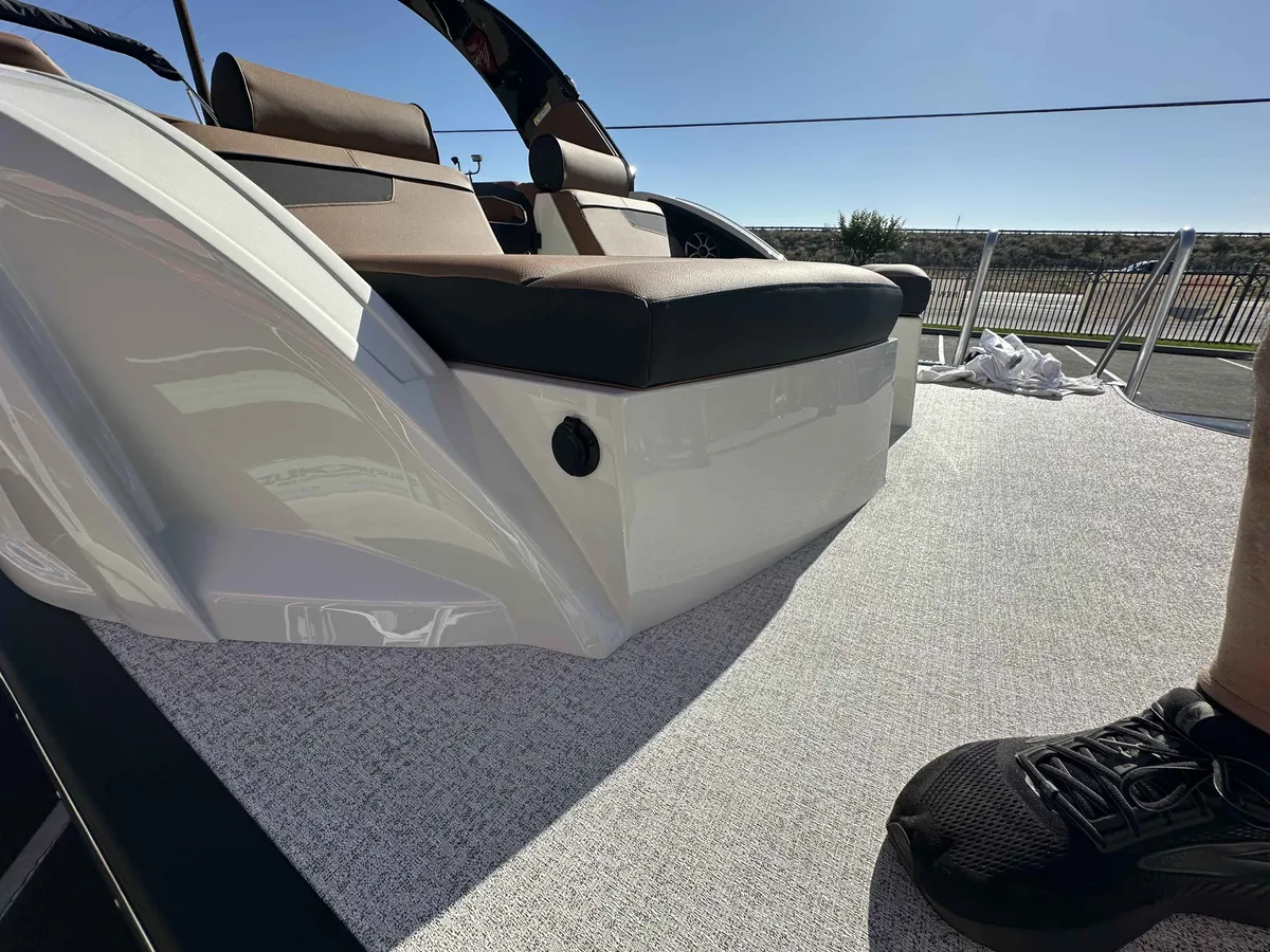 2026 South Bay 25 Sport SL9 DC w/ Arch-39