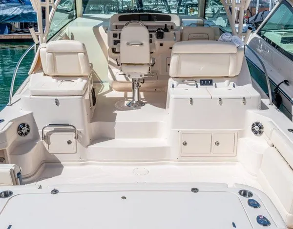 2027 Grady White EXPRESS 370 detail image 3